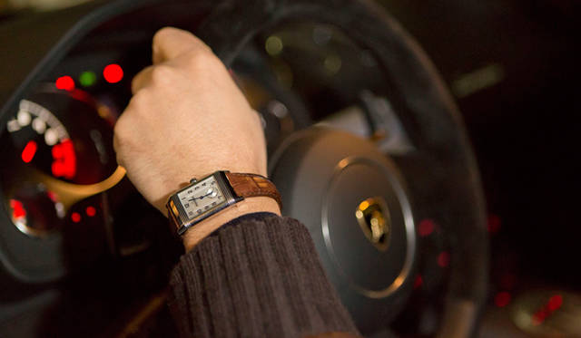 <strong>My Own Watch｜エジナルド・ベルトーリさん</strong>　「冬はもっぱらこの「レベルソ・デュオ」。暑い日本の夏には、メタルブレスレットで安心して着けられるロレックスを愛用しています」