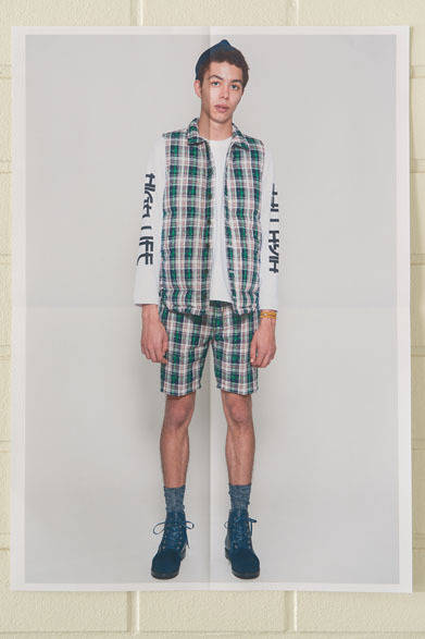 <strong>DISCOVERED｜ディスカバード</strong>　2013春夏コレクション　MADRAS DOT VEST3万9900円、HIGH LIFE CUTSAW1万2600円、MADRAS DOT PANTS2万2890円、7 STAR BLESS8400円、SOCKS2940円、6HOLL BOOTS4万6200円