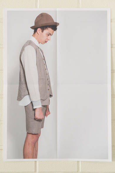 <strong>DISCOVERED｜ディスカバード</strong>　2013春夏コレクション　VEST SUIT CUTSAW2万5200円、SUIT SHORTS1万9950円、MOUNTAIN HAT1万500円
