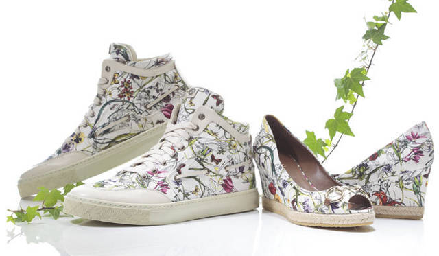 <strong>GUCCI｜グッチ</strong>　左／スニーカー 6万9300円　右／パンプス 5万9850円