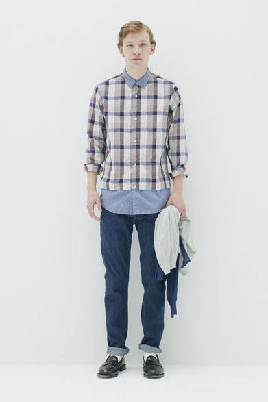 <strong>BLACK & BLUE｜ブラック アンド ブルー</strong>　2013春夏コレクション　シャツ2万8550円、パンツ2万2050円