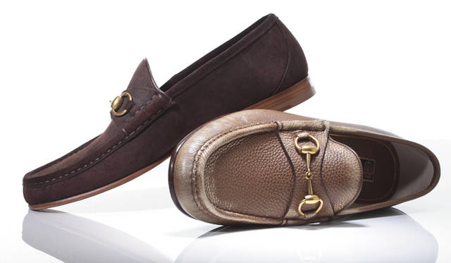<strong>GUCCI｜グッチ</strong>　ホースビット ローファー　左／6万1950円　右／6万9300円