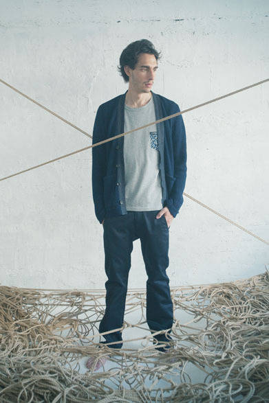 <strong>BiceSter｜ビスタ</strong>　2013春夏コレクション　カーディガン2万6250円、Tシャツ9450円、パンツ1万9950円