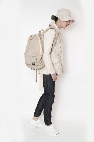 <strong>MINOTAUR｜ミノトール</strong>　2013春夏コレクション　JAXA VENTILE SAFARI HAT 1万2600円、Gather 5P Denim (1Wash) 2万3625円、Wrinkles PC Daypack 2万8875円
