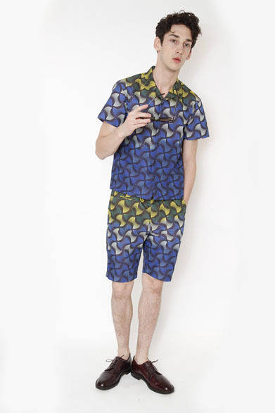 <strong>MINOTAUR｜ミノトール</strong>　2013春夏コレクション　GRADATION PATTERN SHIRTS 2万2575円、GRADATION PATTERN SHORTS 2万3625円