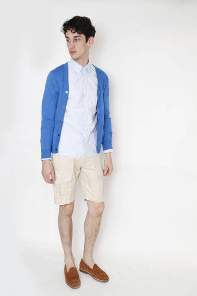 <strong>MINOTAUR｜ミノトール</strong>　2013春夏コレクション　Oxford BD Shirts 1万6800円、GRADATION BUTTON CARDIGAN 1万4700円、VENTILE SAFARI SHORTS 2万3625円