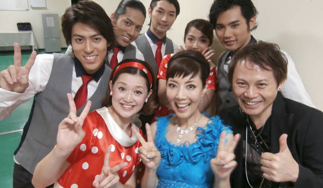 <strong>戸田恵子｜歌にドラマに観劇に、充実の2012年後半を振り返る</strong>　約5年ぶりのNHK『歌謡コンサート』出演。本番前にメンバーと