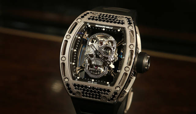 <strong>Richard Mille｜リシャール・ミル</strong>　「RM052 トゥールビヨン スカル」。“スカル”をモチーフにしたリシャール・ミルの意欲作。世界限定21本で、価格は6,300万円