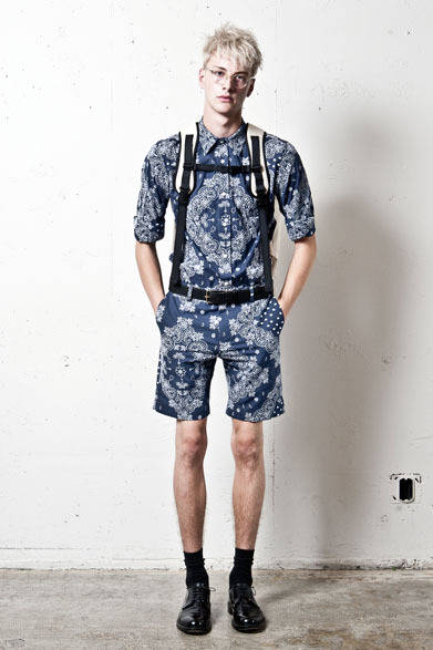 <strong>Pester｜ペスター</strong>　2013春夏コレクション　シャツ2万5200円、ショーツ2万3100円