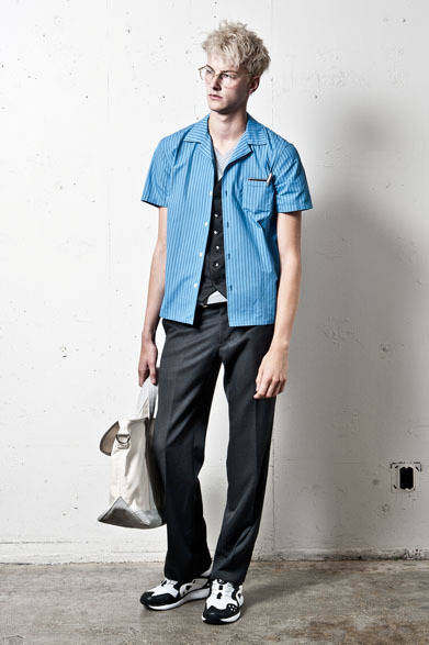 <strong>Pester｜ペスター</strong>　2013春夏コレクション　シャツ1万5750円、ベスト2万6250円、スラックス2万6250円