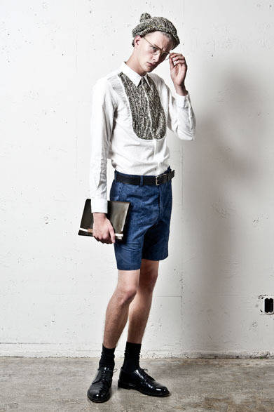 <strong>Pester｜ペスター</strong>　2013春夏コレクション　シャツ2万5200円、ショーツ2万3100円