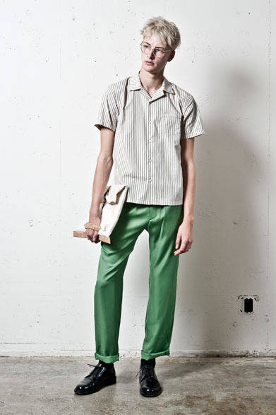 <strong>Pester｜ペスター</strong>　2013春夏コレクション　シャツ1万5750円、イージーパンツ2万3100円