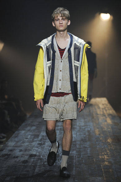 <strong>FACTOTUM｜ファクトタム</strong>　2013春夏コレクション　ナイロンブルゾン4万950円