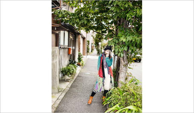 <strong>川本史織｜写真集『堕落部屋』</strong>　白水桜太郎（AIZENN）