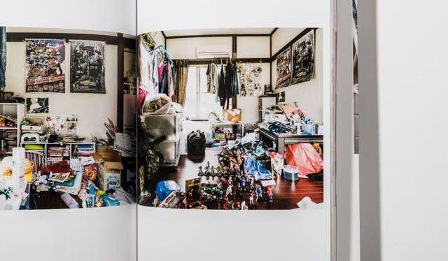 <strong>川本史織｜写真集『堕落部屋』</strong>　