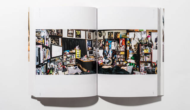 <strong>川本史織｜写真集『堕落部屋』</strong>　