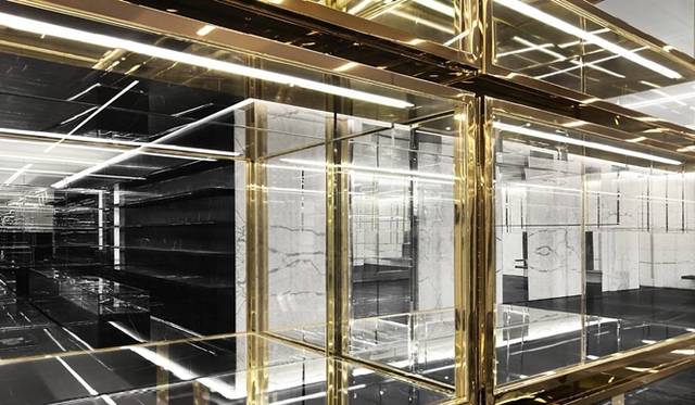 <strong>SAINT LAURENT│サンローラン</strong>　ストア イメージ