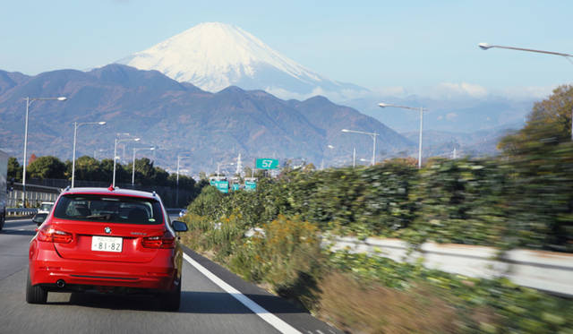 <strong>BMW 320d BluePerformance Touring Sport｜ビー・エム・ダブリュー 320d ブルーパフォーマンス ツーリング スポーツ</strong><br />