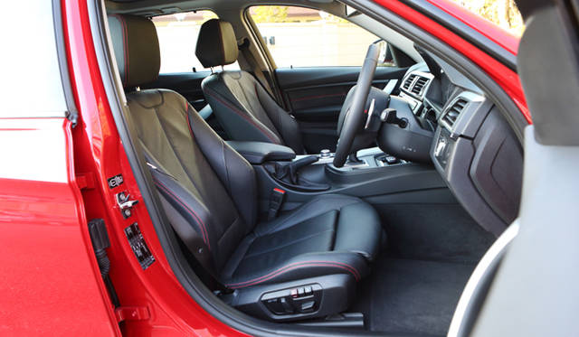 <strong>BMW 320d BluePerformance Touring Sport｜ビー・エム・ダブリュー 320d ブルーパフォーマンス ツーリング スポーツ</strong><br />