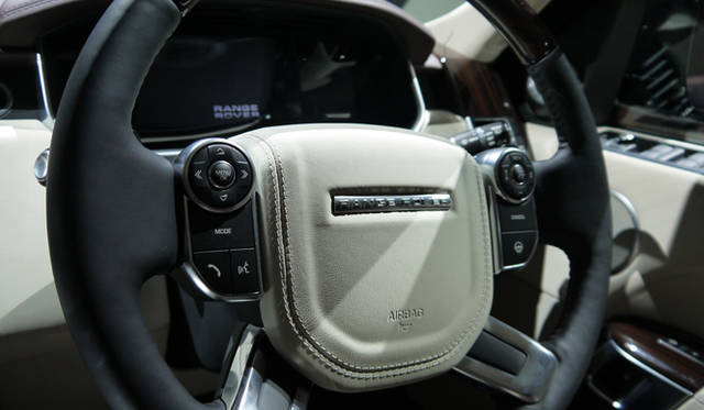 <strong>Land Rover Range Rover 5.0 V8 SUPERCHARGED VOGUE｜ランドローバー レンジローバー 5.0 V8 スーパーチャージド ヴォーグ</strong>