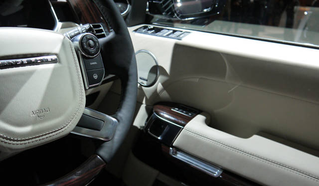 <strong>Land Rover Range Rover 5.0 V8 SUPERCHARGED VOGUE｜ランドローバー レンジローバー 5.0 V8 スーパーチャージド ヴォーグ</strong>