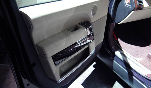 <strong>Land Rover Range Rover 5.0 V8 SUPERCHARGED VOGUE｜ランドローバー レンジローバー 5.0 V8 スーパーチャージド ヴォーグ</strong>