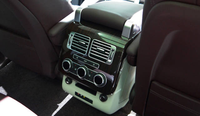 <strong>Land Rover Range Rover 5.0 V8 SUPERCHARGED VOGUE｜ランドローバー レンジローバー 5.0 V8 スーパーチャージド ヴォーグ</strong>