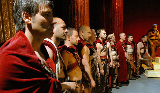 <strong>MOVIE｜『塀の中のジュリアス・シーザー』</strong>　© 2011  Kaos Cinematografica - Stemal Entertainment- LeTalee Associazione Culturale Centro Studi 