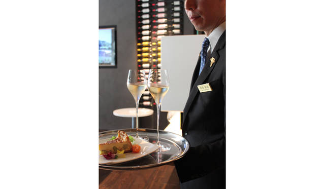 <strong>ワインアパートメント</strong>　レストランアイのシェフソムリエ、石田博氏