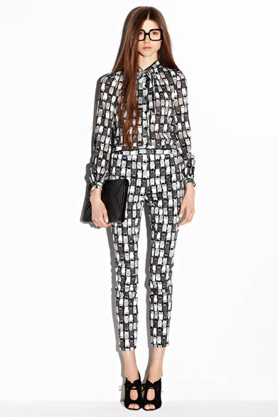 　2013年秋冬プレコレクション　©Manolo Campion