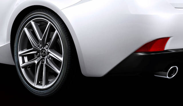 <strong>Lexus IS｜レクサス IS</strong>