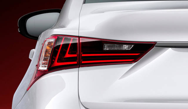 <strong>Lexus IS｜レクサス IS</strong>