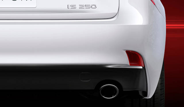 <strong>Lexus IS｜レクサス IS</strong>