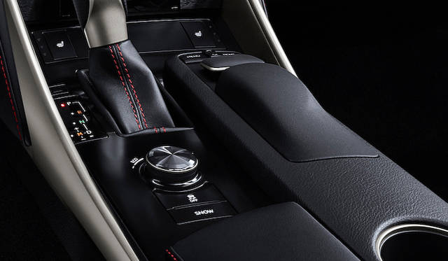 <strong>Lexus IS｜レクサス IS</strong>