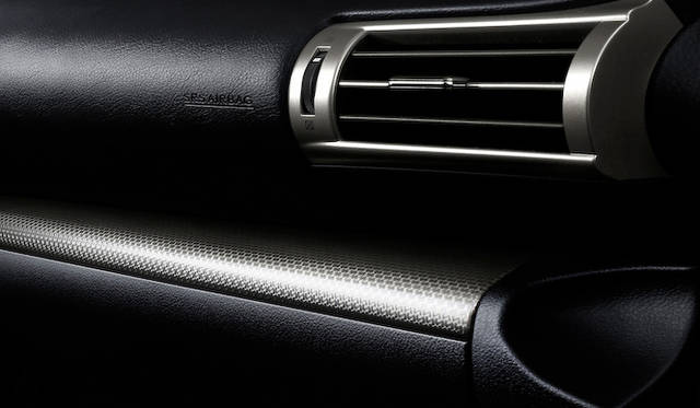 <strong>Lexus IS｜レクサス IS</strong>