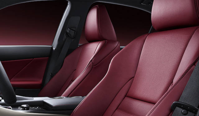 <strong>Lexus IS｜レクサス IS</strong>