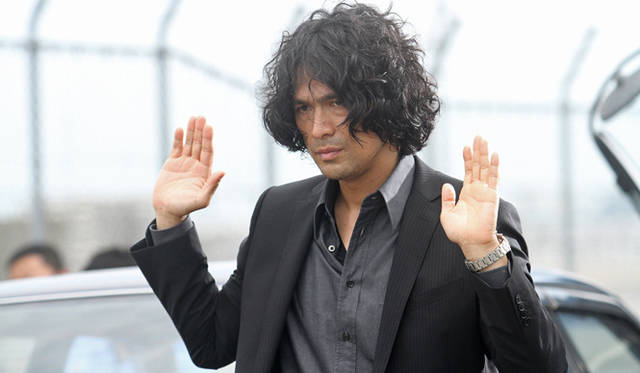 <strong>MOVIE｜映画『脳男』</strong>　© 2013 映画「脳男」製作委員会