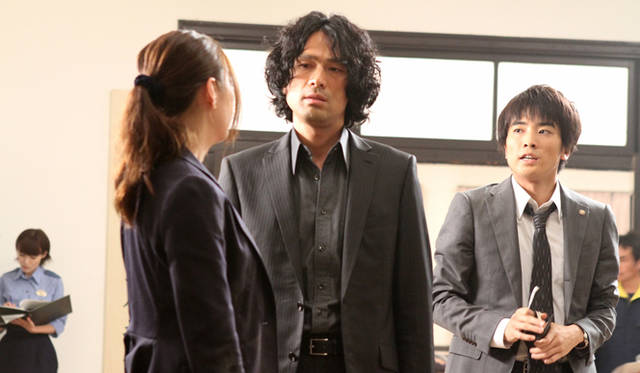 <strong>MOVIE｜映画『脳男』</strong>　© 2013 映画「脳男」製作委員会