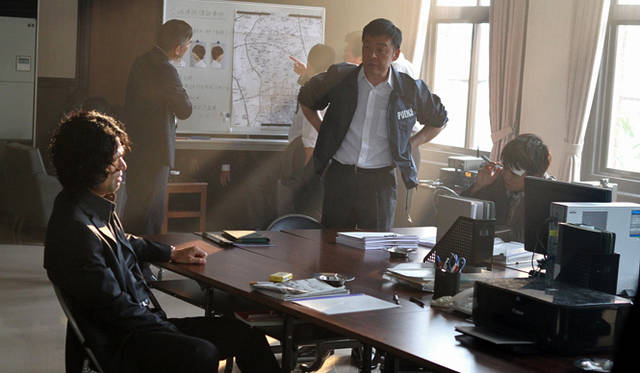 <strong>MOVIE｜映画『脳男』</strong>　© 2013 映画「脳男」製作委員会