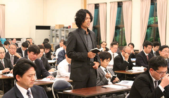 <strong>MOVIE｜映画『脳男』</strong>　© 2013 映画「脳男」製作委員会