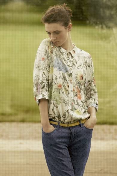 オーダー期間│1月11日（金）～27日（日）<br />価格│1万9950円<br />全国のポール・スミス ウィメンズショップにてオーダー受け付け。<br />4月上旬に店頭にてお渡し予定。<br /><br />ポール・スミス リミテッド<br />Tel.03-3486-1500<br />