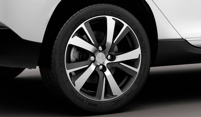 <strong>Peugeot 2008｜プジョー2008</strong>