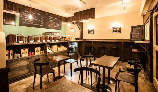 <strong>ザ クリーム オブ ザ クロップ コーヒー</strong>　井の頭公園店 内観