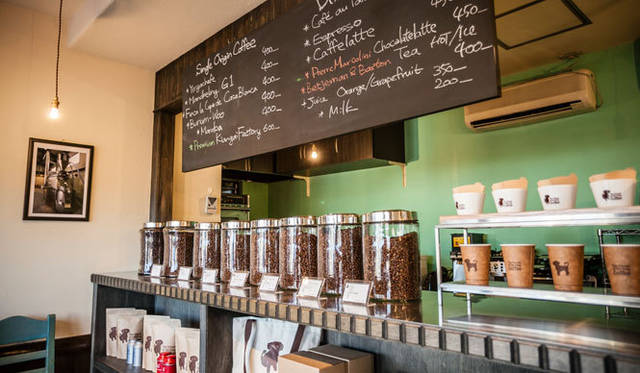 <strong>ザ クリーム オブ ザ クロップ コーヒー</strong>　井の頭公園店 カウンター