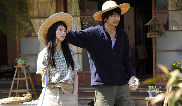 <strong>MOVIE｜『きいろいゾウ』</strong>　© 2013西加奈子・小学館／「きいろいゾウ」製作委員会