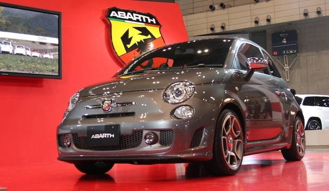 <strong>ABARTH 595 Competizione｜アバルト595 コンペティツィオーネ</strong>