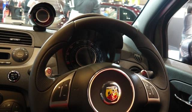 <strong>ABARTH 595 Competizione｜アバルト595 コンペティツィオーネ</strong>
