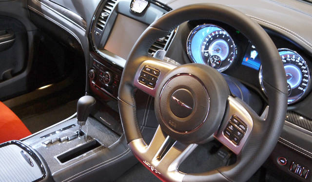 <strong>Chrysler 300 SRT8｜クライスラー 300 SRT8</strong>