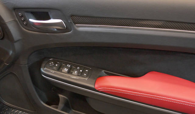 <strong>Chrysler 300 SRT8｜クライスラー 300 SRT8</strong>