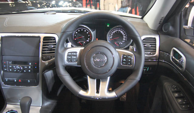 <strong>Jeep Grand Cherokee SRT8 Alpine｜ジープ グランドチェロキー SRT8 アルパイン</strong>